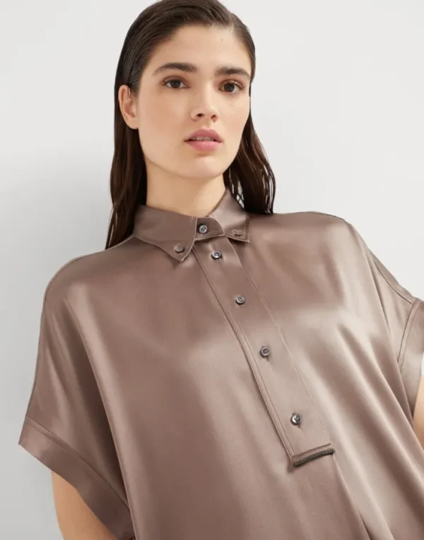 Brunello Cucinelli Bluse mit kurzen Ärmeln aus Stretch-Seidensatin mit Monili | Damen Hemden