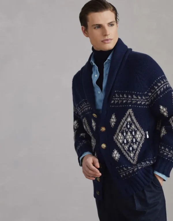 Brunello Cucinelli Cardigan in Geometric Jacquard aus Federkaschmir mit Schalkragen | Herren Strickwaren