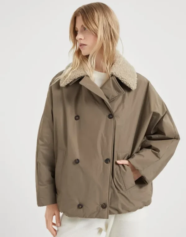 Brunello Cucinelli Daunenjacke aus wasserabweisendem Taft mit abnehmbarem Kragen aus Shearling und Monili | Damen Mäntel & Jacken