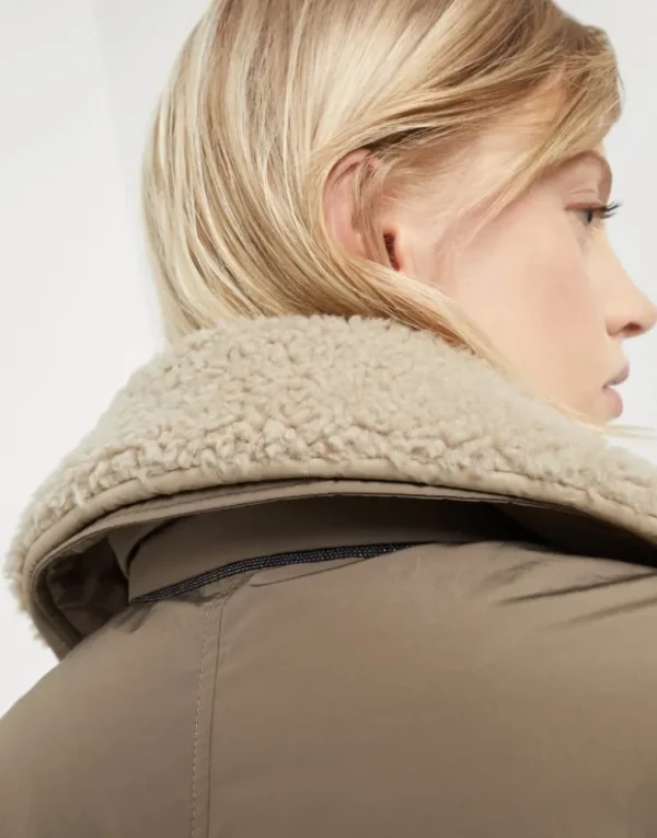 Brunello Cucinelli Daunenjacke aus wasserabweisendem Taft mit abnehmbarem Kragen aus Shearling und Monili | Damen Mäntel & Jacken