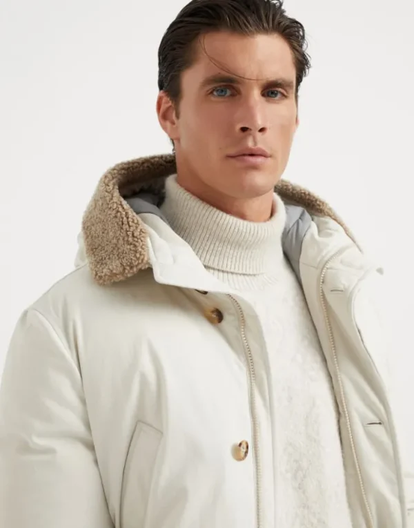 Brunello Cucinelli Daunenparka aus Techno-Baumwollgabardine mit Kapuze und Besatz aus Shearling | Herren Mäntel & Jacken