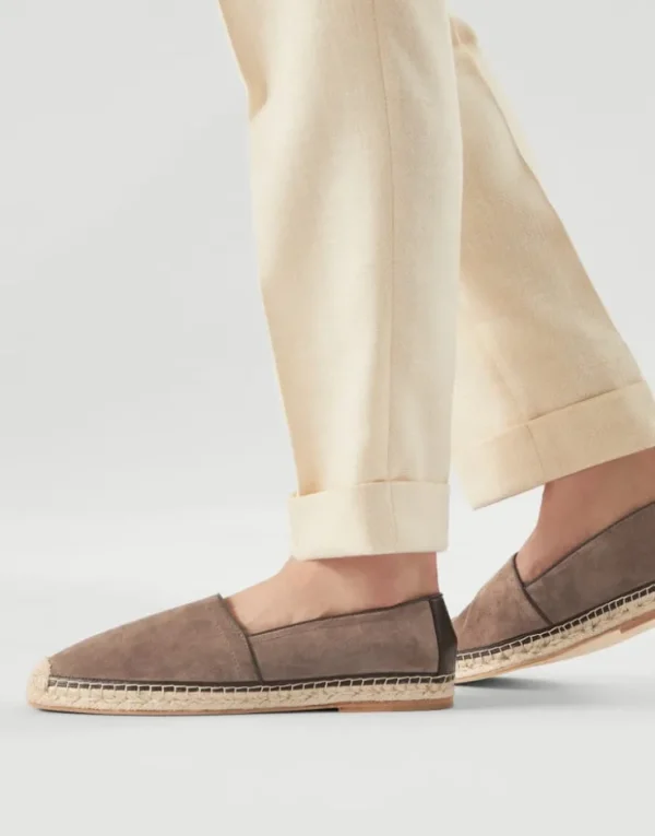 Brunello Cucinelli Espadrilles aus gewaschenem Veloursleder mit Kantenbesatz | Herren Pantoletten & Flipflops