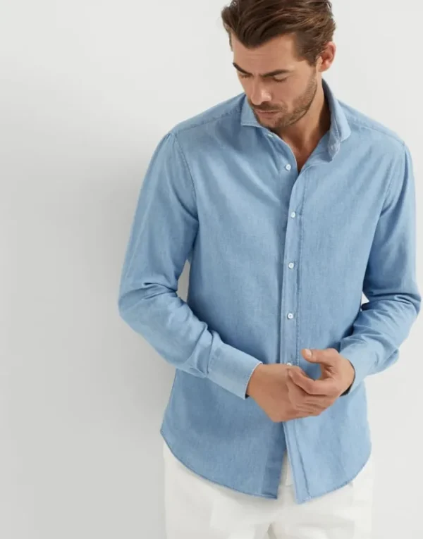 Brunello Cucinelli Hemd in Slim Fit aus Chambray in Denim-Optik mit Haifischkragen | Herren Hemden