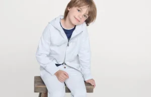 Brunello Cucinelli Hose aus Techno-Baumwollsweat mit Biese, Reißverschluss am Beinabschluss und Print | Kinder Travelwear