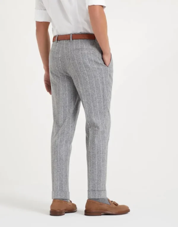 Brunello Cucinelli Hose in Leisure Fit aus Flanelltweed mit Nadelstreifen aus Seide, Wolle und Kaschmir mit Bundfalten | Herren Hosen