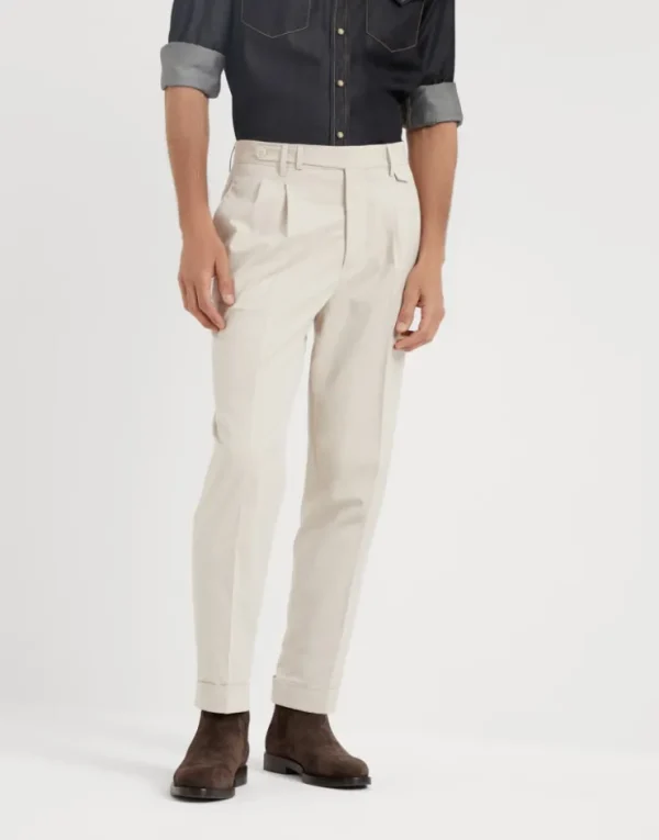 Brunello Cucinelli Hose in Leisure Fit aus Gabardine in Comfort-Baumwolle und -Kaschmir mit doppelten Bundfalten und Innenriegel am Bund | Herren Hosen