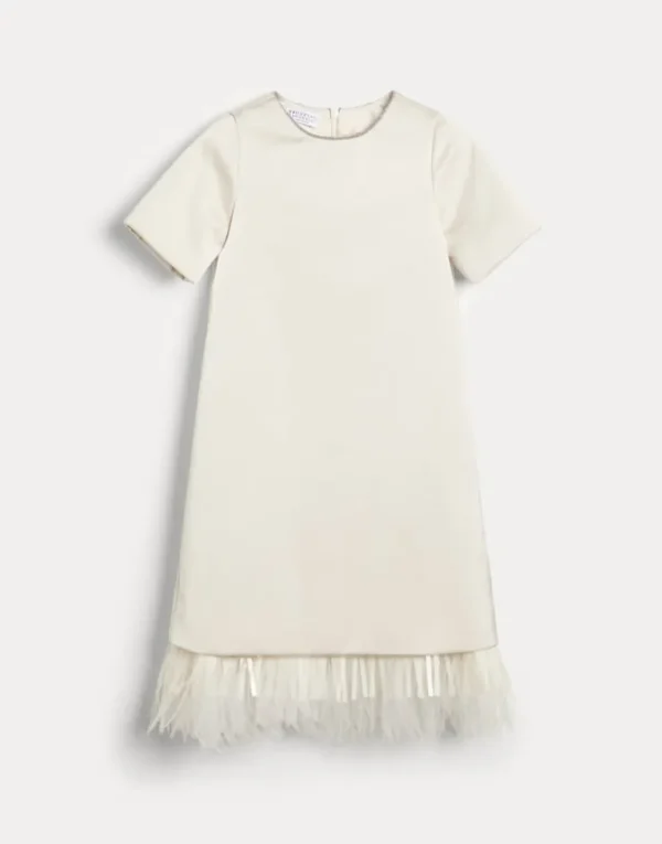 Brunello Cucinelli Kleid aus Soft Techno-Satin mit abnehmbarem Dazzling Feather-Besatz und Monili | Kinder Kleider & Jumpsuits