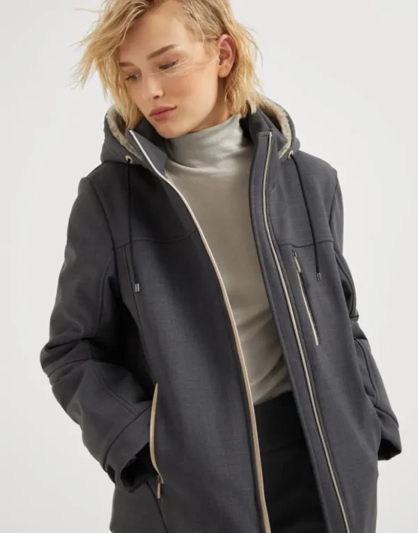 Brunello Cucinelli Mountain-Jacke aus Tropical Luxury-Wolle mit Wattierung aus Thermore®, Kapuze mit Shearling-Futter und Monili | Damen Travelwear | Mäntel & Jacken