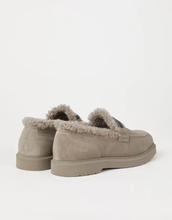 Brunello Cucinelli Pennyloafers aus Veloursleder mit Futter aus Shearling und Precious Insert | Damen Loafers & Flache Schuhe